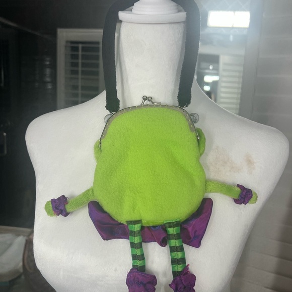 Halloween purse
Ships next day
Smoke free home
Free gift with every purchase . - Picture 2 of 3